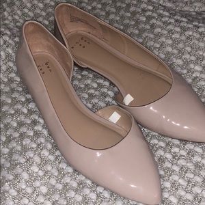 Pointy Toe Nude Flats!